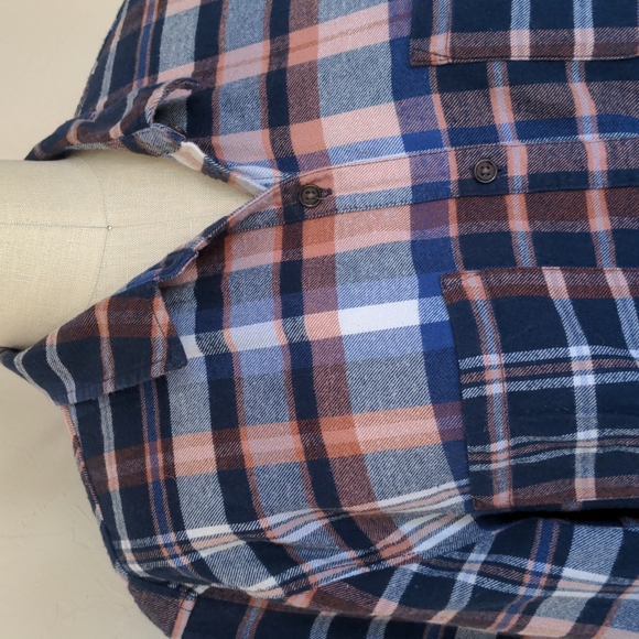 Navy, peach and white women's flannel - Picture 2 of 7